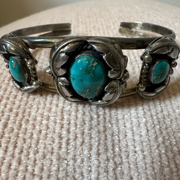 Beautiful Vintage Native American Cuff Bracelet Sonoran Turquoise Maker’s Mark - Picture 16 of 16